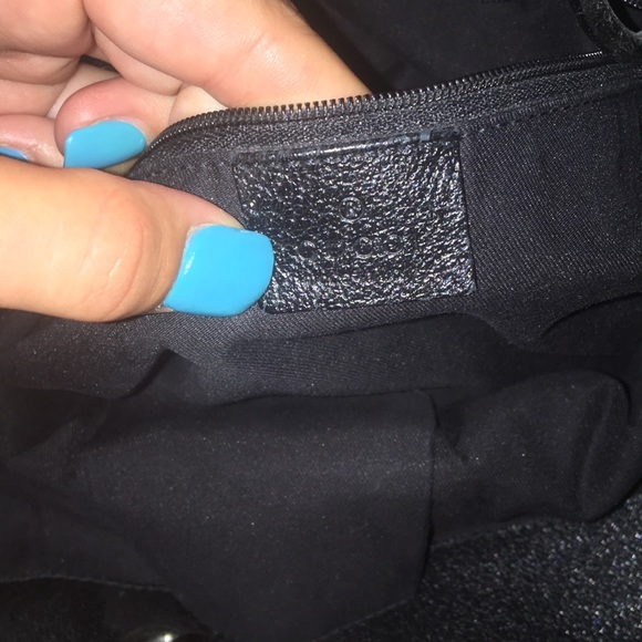 Gucci purse. Moms old bag! Still in great conditio - Picture 3 of 3
